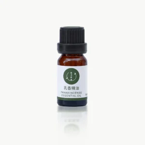 frankincense_essential_oil_with_reflection_1118