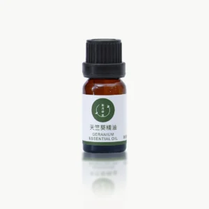 rose_geranium_essential_oil_with_reflection_1118